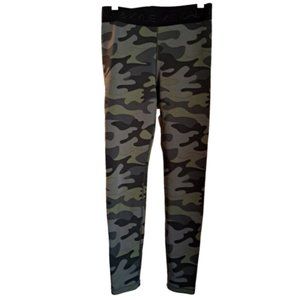 KENDALL & KYLE Leggings Sz M CAMO pattern ACTIVEWEAR STREETWEAR SIMPLY STUNNING